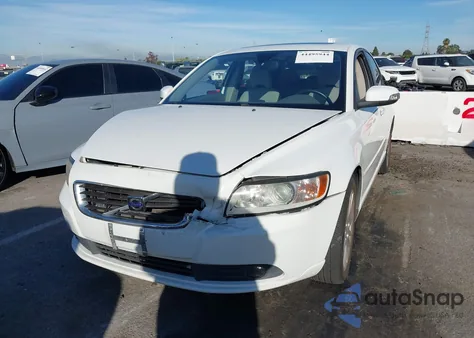2009 Volvo S40 2.4I from USA, damaged, VIN YV1MS390592467166